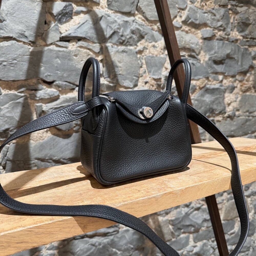 Hermès 2024 Black Taurillon Mini Lindy 20 Bag - Picture 3 of 16